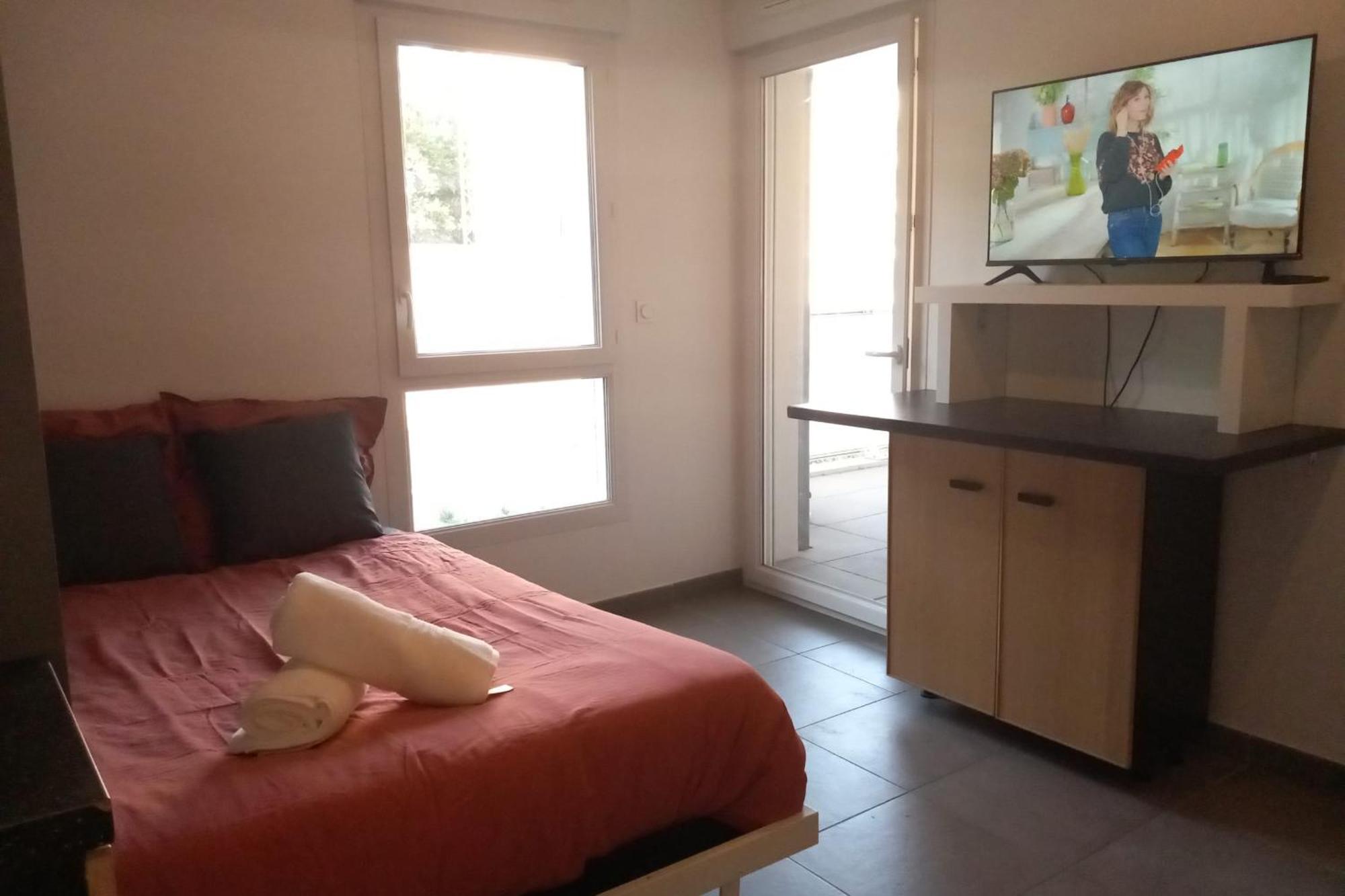 69A - Cosy Studio Ideally Located Lyon Gerland Екстериор снимка